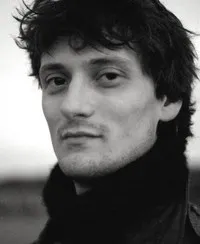 영화배우인 데이빗 버킨의 대표 이미지