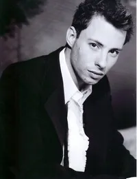 영화배우인 브라이언 웨버의 대표 이미지