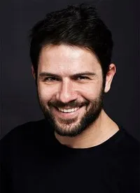 영화배우인 케난 에체의 대표 이미지