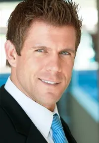 영화배우인 제이슨 사르치넬리의 대표 이미지