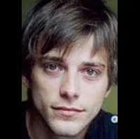 배우인 쥘리앙 봄가르트네르의 대표 이미지