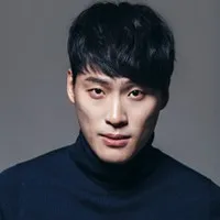 영화배우, 연극배우, 뮤지컬배우인 한규원의 대표 이미지
