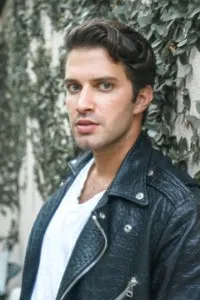 영화배우인 조나단 로젠탈의 대표 이미지