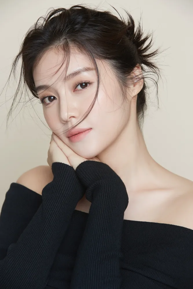 영화배우, 탤런트인 안채미의 대표 이미지