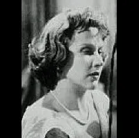 배우인 킴 헌터의 대표 이미지