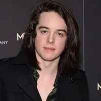 영화배우, 가수인 퍼디아 월시 필로의 대표 이미지