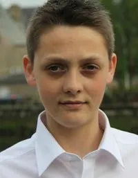 영화배우인 드비 쿠지구의 대표 이미지