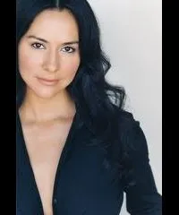 영화배우인 소피아 아델라 루크의 대표 이미지