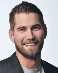 영화배우인 맷 베스트의 대표 이미지