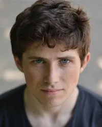 영화배우인 빅토르 에젠피의 대표 이미지