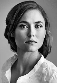 영화배우인 켈리 세바스찬의 대표 이미지