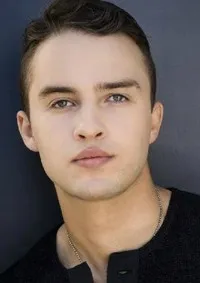 영화배우인 모진 아리아의 대표 이미지