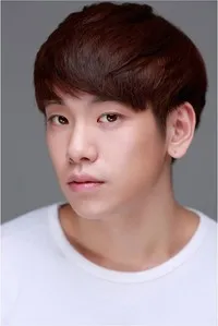 탤런트, 영화배우, 뮤지컬배우인 안승균의 대표 이미지