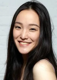 영화배우인 클레어 쉬의 대표 이미지