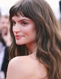 영화배우인 찰비 딘의 대표 이미지