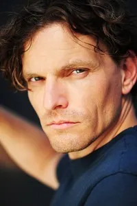 영화배우인 위터스 크렌의 대표 이미지