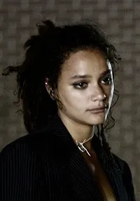 영화배우인 사샤 레인의 대표 이미지