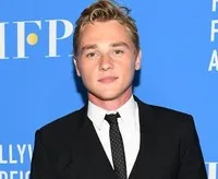 영화배우인 벤 하디의 대표 이미지