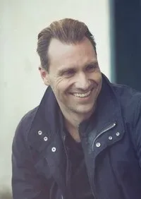 영화배우인 알렉산드레 빌라움의 대표 이미지