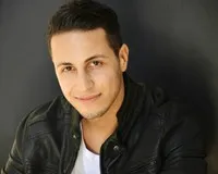 영화배우인 크리스 카펠레리스의 대표 이미지