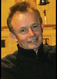 감독, 배우, 각본인 유라이 노보타의 대표 이미지