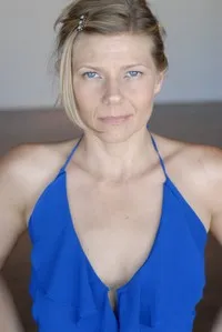 영화배우인 데빈 디고노의 대표 이미지