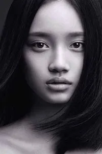 모델, 영화배우인 손이함의 대표 이미지