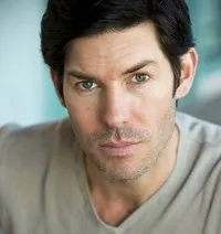 영화배우인 크리스토프 도스탈의 대표 이미지