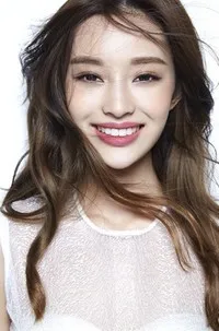 영화배우인 가이 위에시의 대표 이미지