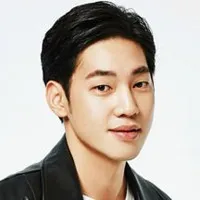 탤런트, 영화배우인 강윤의 대표 이미지
