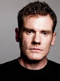 영화감독인 제임스 파머의 대표 이미지