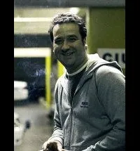 영화배우인 믹 몰로이의 대표 이미지