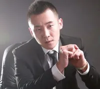 성우인 왕재의 대표 이미지