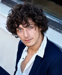 영화배우인 노아 자베드라의 대표 이미지