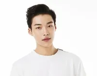 탤런트인 우도환의 대표 이미지