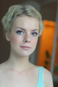 영화배우인 안나 스타셴바움의 대표 이미지