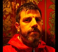 영화감독인 마리아노 곤살레스의 대표 이미지