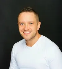 영화배우인 유진 호란의 대표 이미지