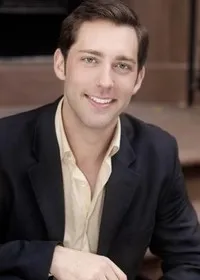 영화배우인 매튜 와이즈의 대표 이미지