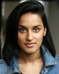 영화배우인 후시나 라자의 대표 이미지