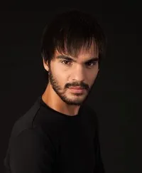 영화배우인 에네코 사가도이의 대표 이미지