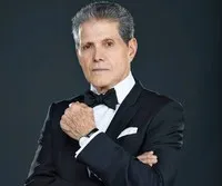 영화배우인 엑토르 보닐라의 대표 이미지