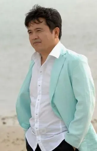 작곡가인 정의송의 대표 이미지