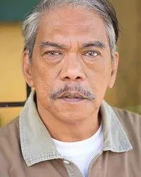 영화배우인 로우 벨로소의 대표 이미지