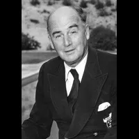 배우인 배리 존스의 대표 이미지