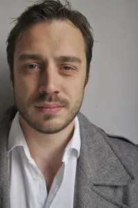 영화배우인 스티에판 페리치의 대표 이미지