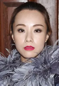 영화배우, 가수인 등려흔의 대표 이미지