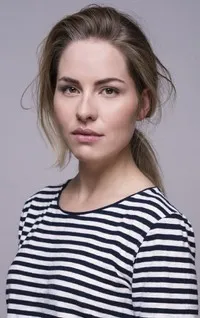 영화배우인 산네 랑엘라르의 대표 이미지