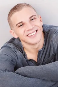 영화배우인 일리야 말라닌의 대표 이미지