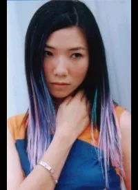 배우, 가수인 차완완의 대표 이미지